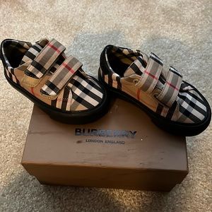 Authentic Burberry Archive Beige and black